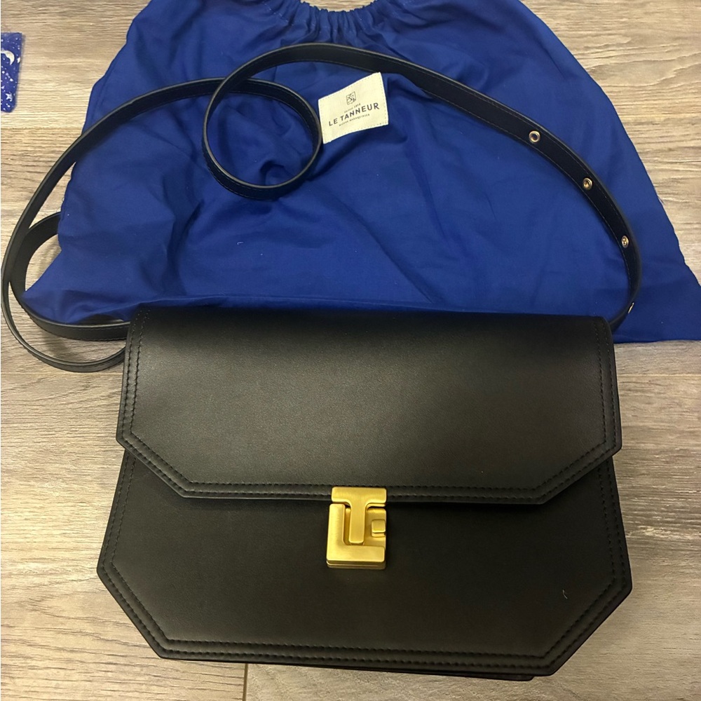 Le Tanneur Rose Medium Black Smooth Leather Crossbody Bag